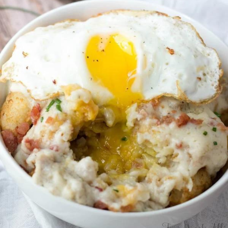 Sausage and Gravy Breakfast Poutine