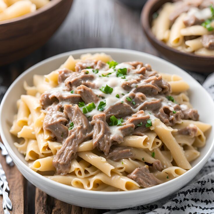 Slow Cooker Creamy Garlic Beef Pasta Recipe